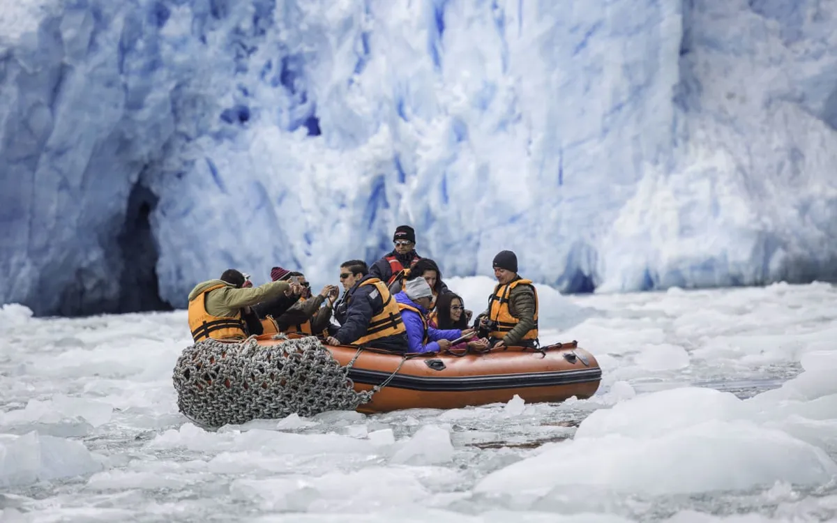 Navegación a la Laguna San Rafael en catamarán desde Puerto Chacabuco