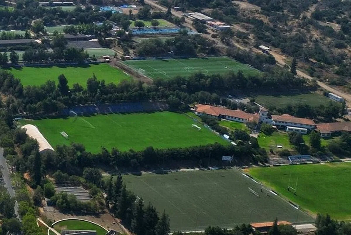 Complejo de Fútbol Raimundo Tupper Lyon