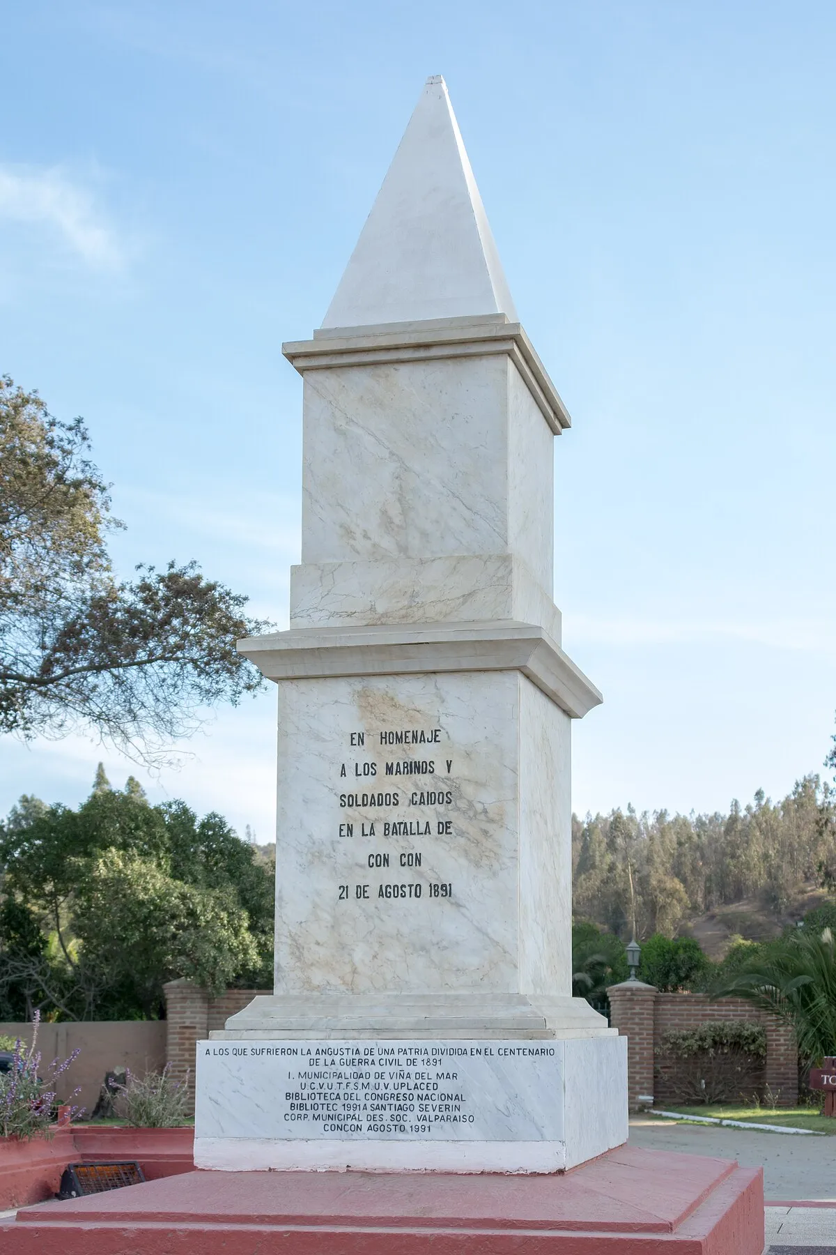 Monolito conmemorativo de la batalla de Concón